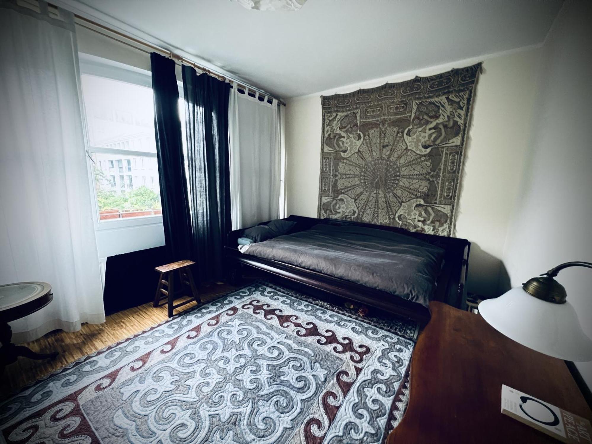 Zimmer Mit Blick Auf Den Fernsehturm In 3zimmer Wg Privatunterkunft
